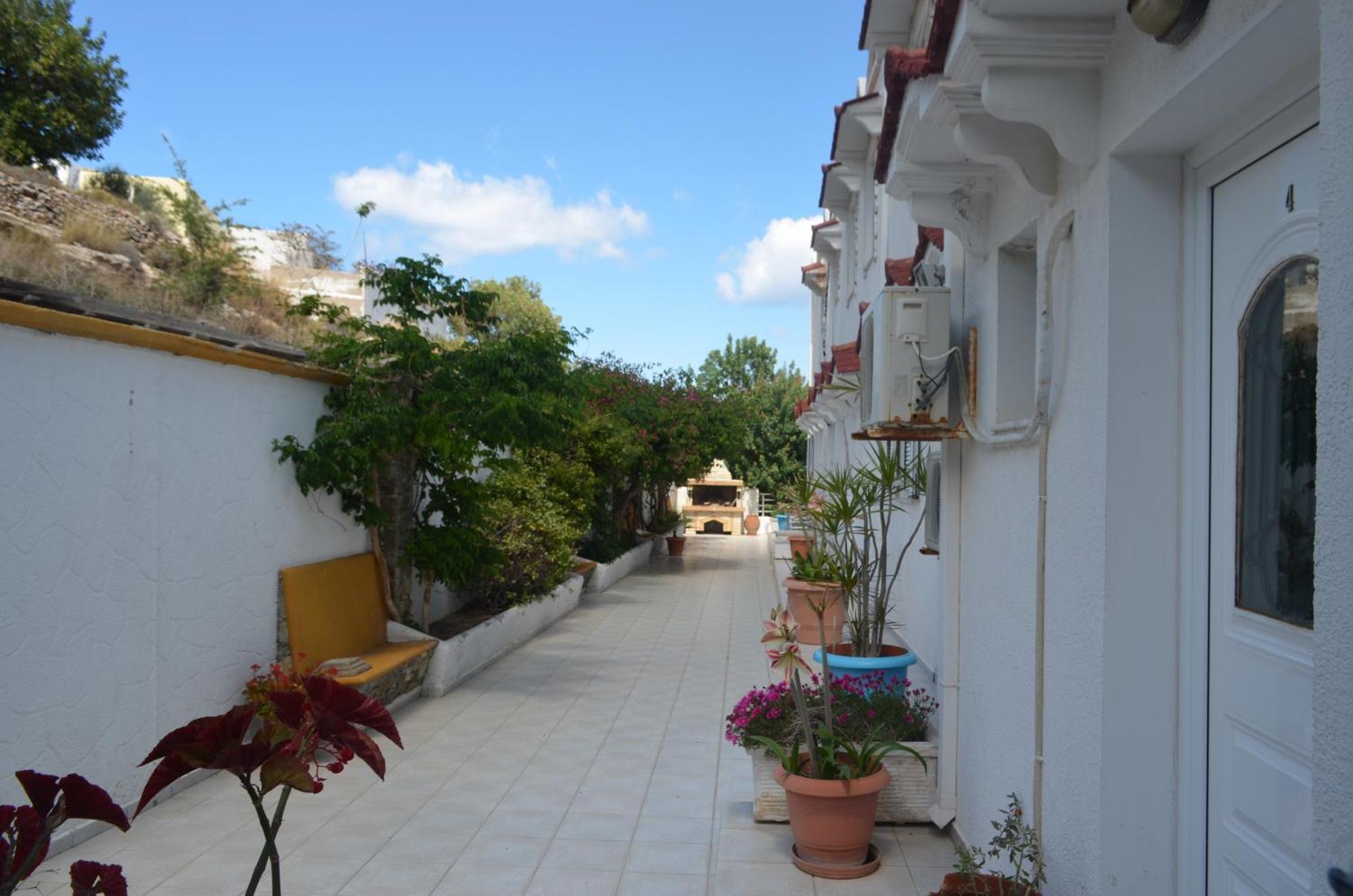 Nikos Studios Livadia  Exterior photo